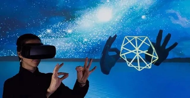 小白的VR游戏电影魔法，沉浸式体验的新时代